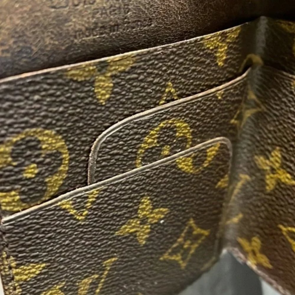Auc LOUIS VUITTON Vintage Rare Slim Wallet - Picture 5 of 16